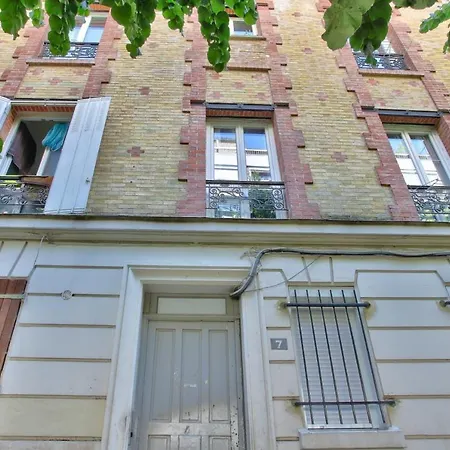 Cozy For 1 Person - 18 Apartment *
